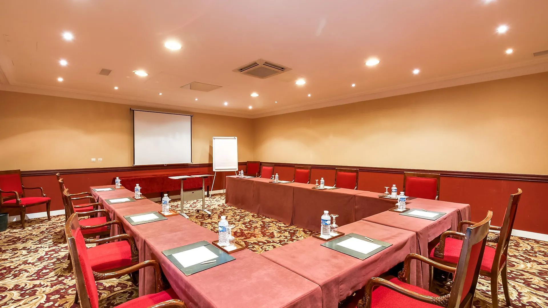 Beaumarchais Hotel